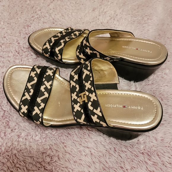 Tommy Hilfiger black & white design shoes - Picture 2 of 7